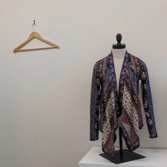Flying Tomato Aztec patterned cardigan size Small - Picture 1 of 5